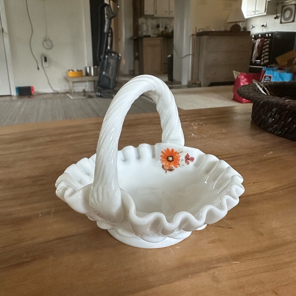 Vintage Westmoreland  milk glass Basket orange flowers 5x5 white no chips/cracks